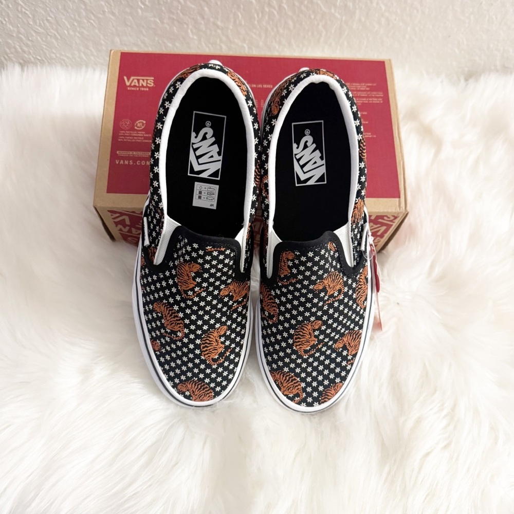 Vans Classic Slip-On Tiger Floral Black White Women Size 9 Brand New - Picture 5 of 9